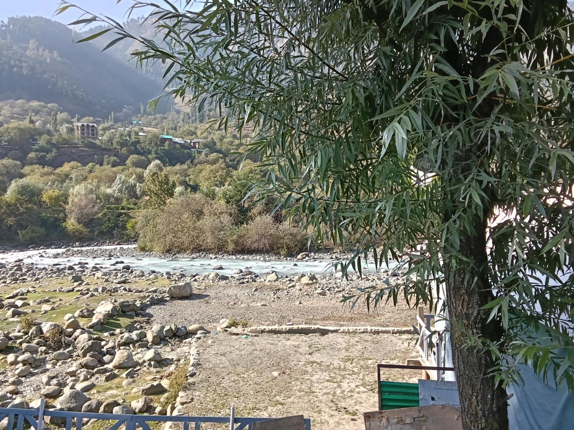 River-Scape Anantnag Экстерьер фото